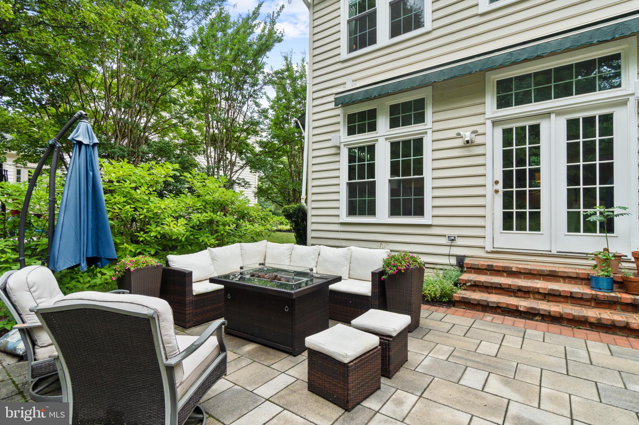 CRESTWOOD - Residential