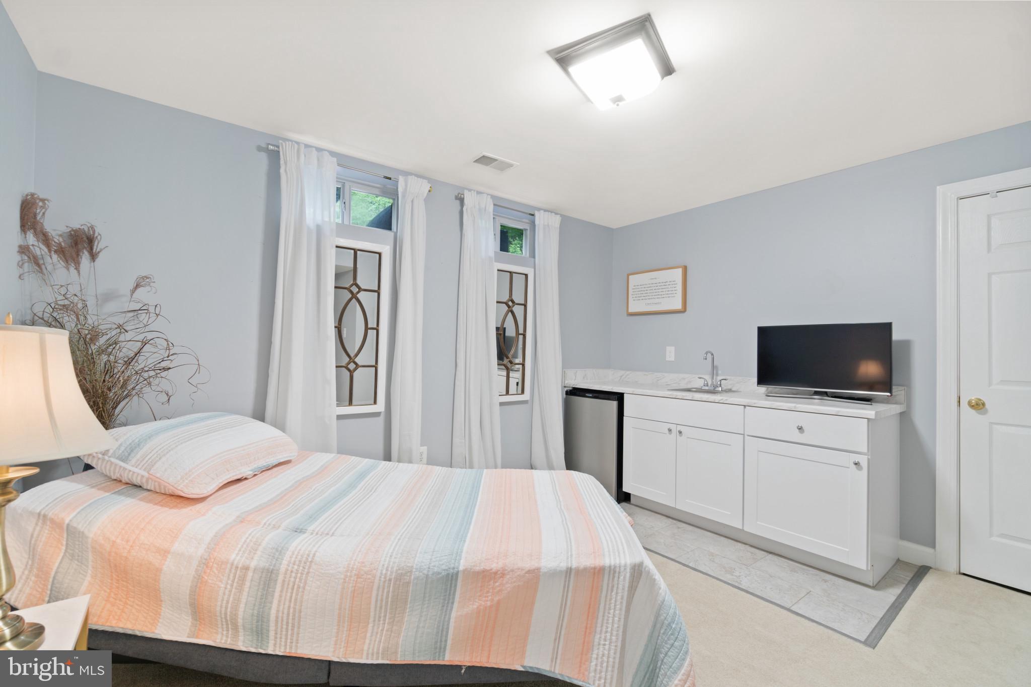 CRESTWOOD - Residential