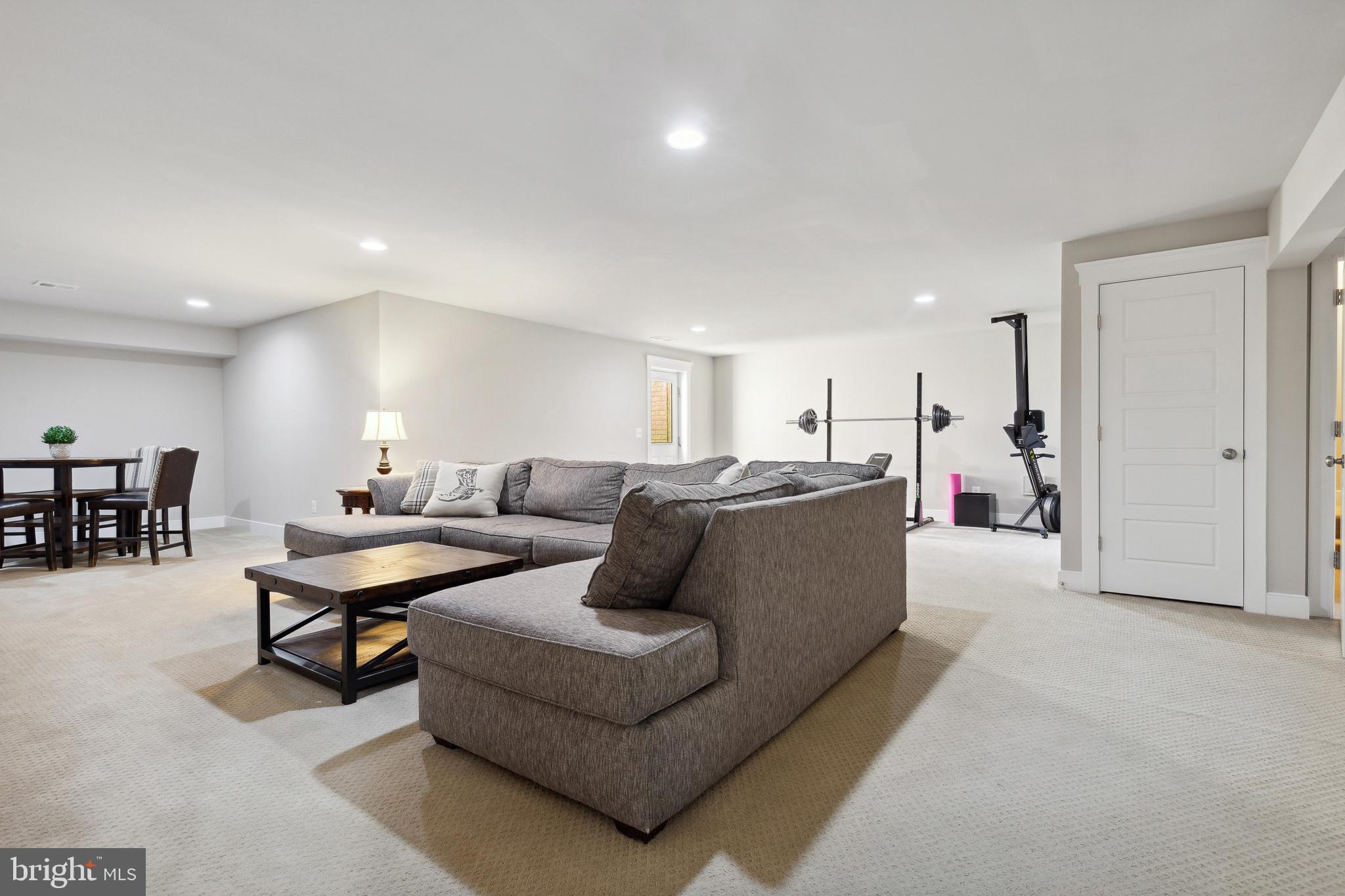 MAYFAIR - Residential