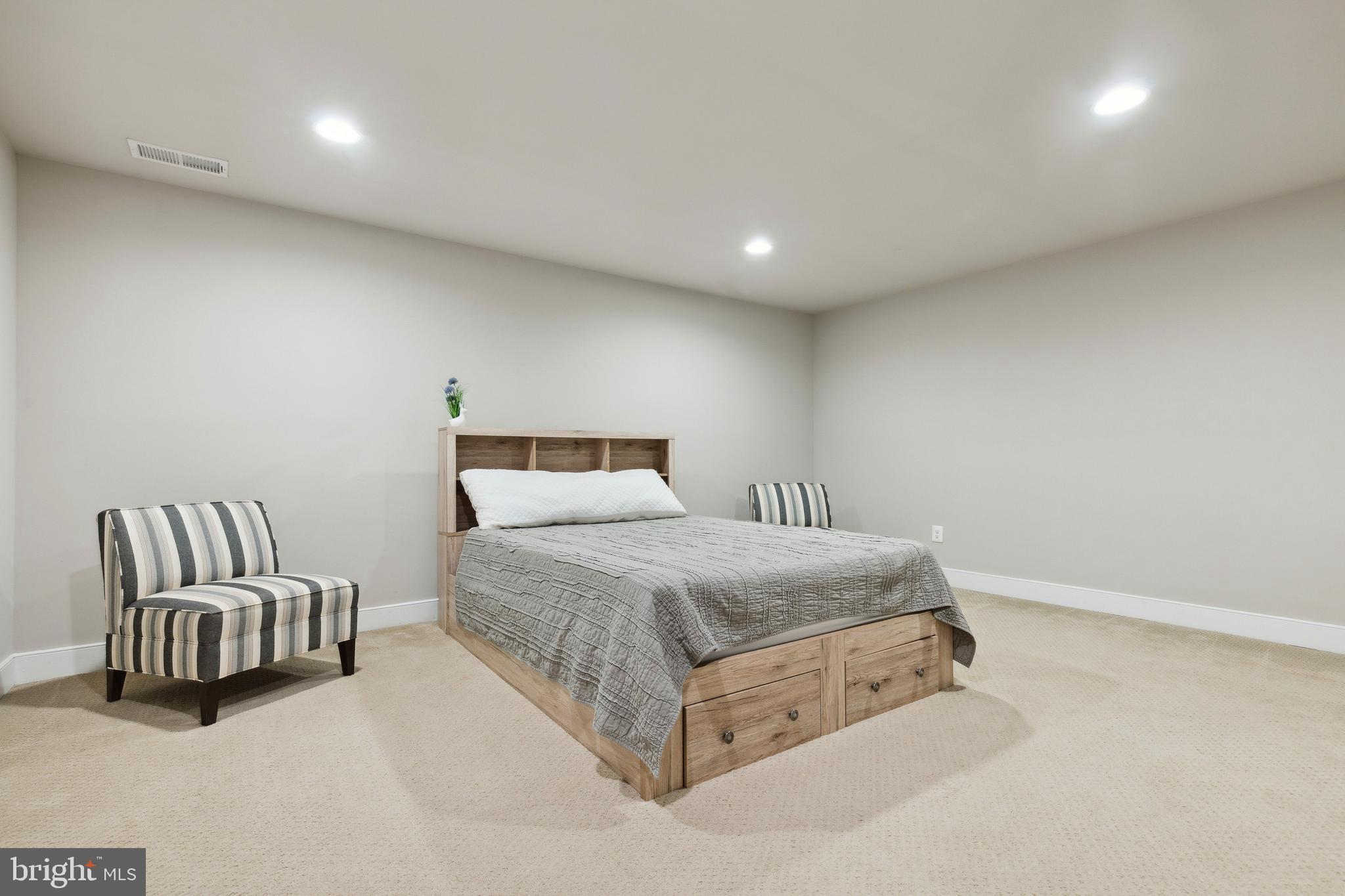 MAYFAIR - Residential