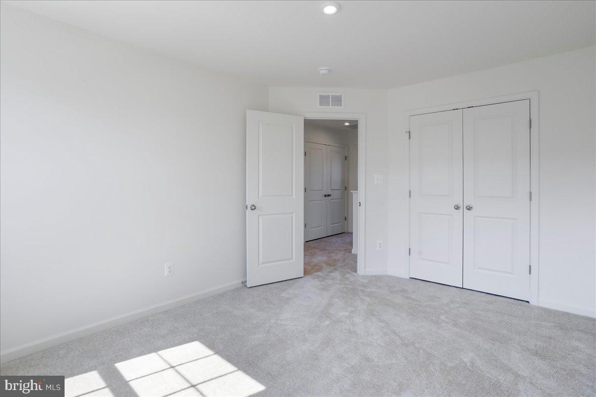 OVERLOOK AT RIVERSIDE TOWNHOMES - Residential Lease