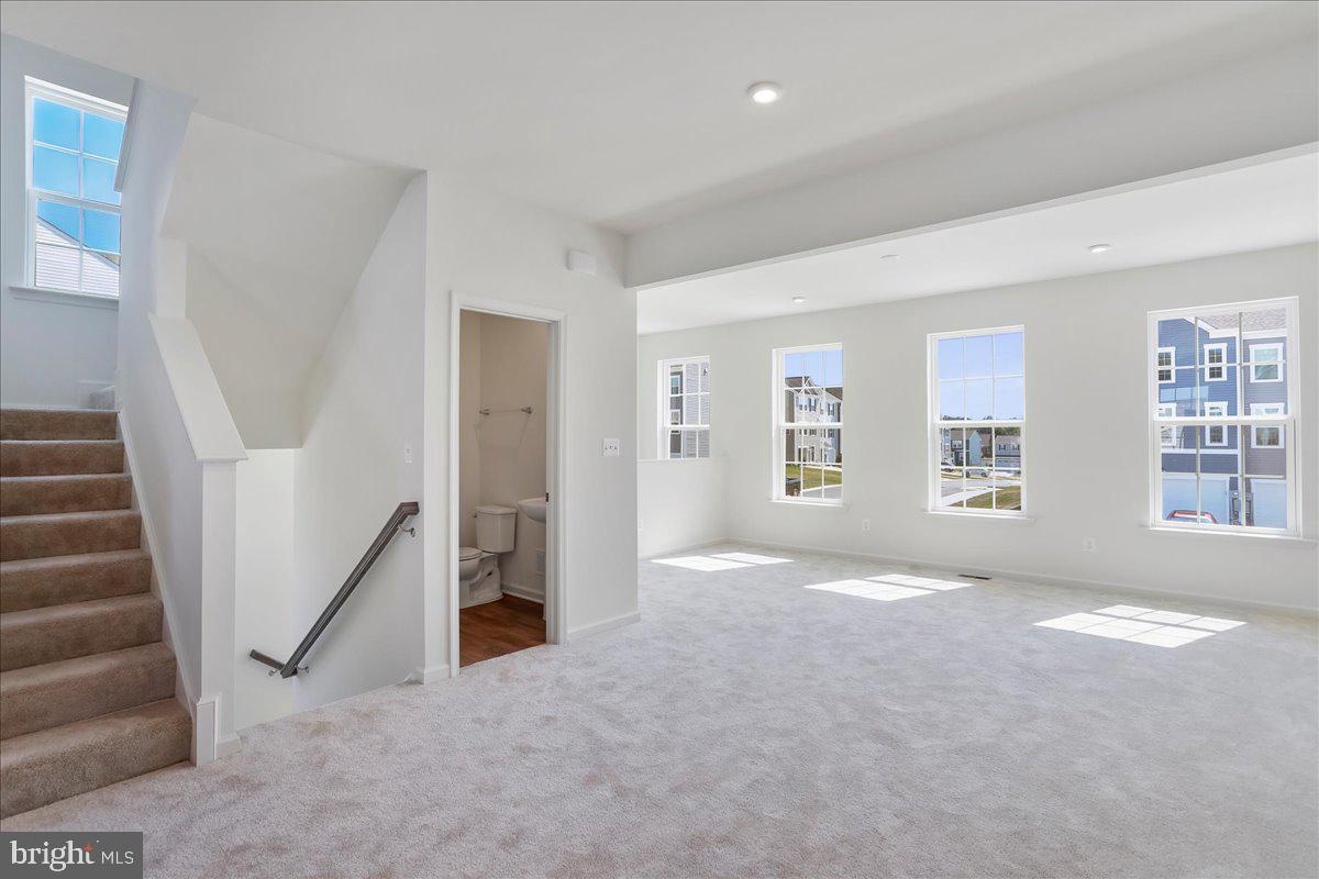 OVERLOOK AT RIVERSIDE TOWNHOMES - Residential Lease