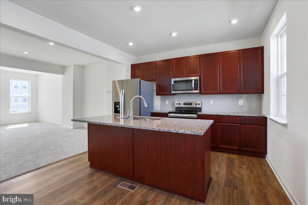 OVERLOOK AT RIVERSIDE TOWNHOMES - Residential Lease