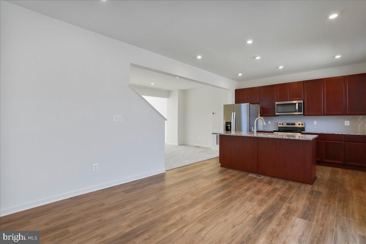 OVERLOOK AT RIVERSIDE TOWNHOMES - Residential Lease