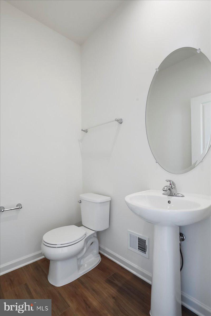 OVERLOOK AT RIVERSIDE TOWNHOMES - Residential Lease