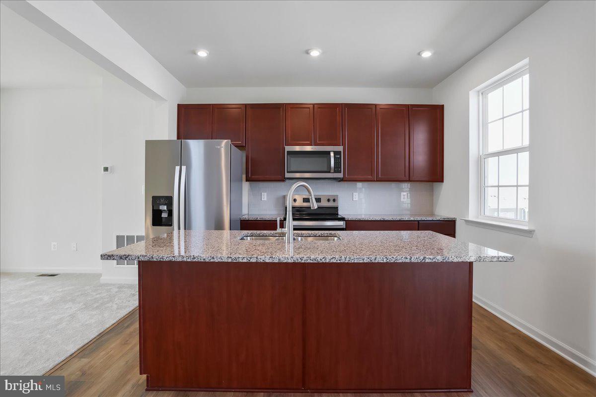 OVERLOOK AT RIVERSIDE TOWNHOMES - Residential Lease