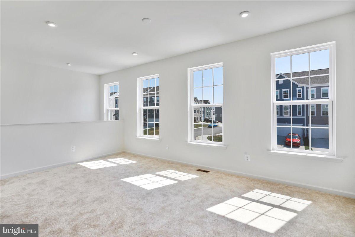 OVERLOOK AT RIVERSIDE TOWNHOMES - Residential Lease