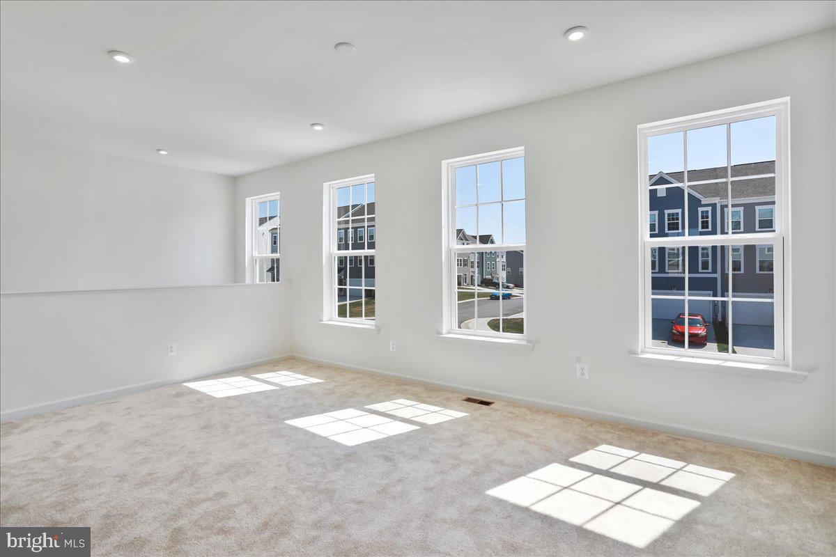 OVERLOOK AT RIVERSIDE TOWNHOMES - Residential Lease