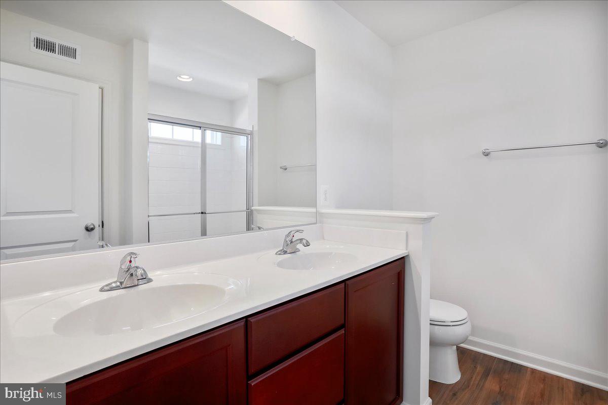 OVERLOOK AT RIVERSIDE TOWNHOMES - Residential Lease