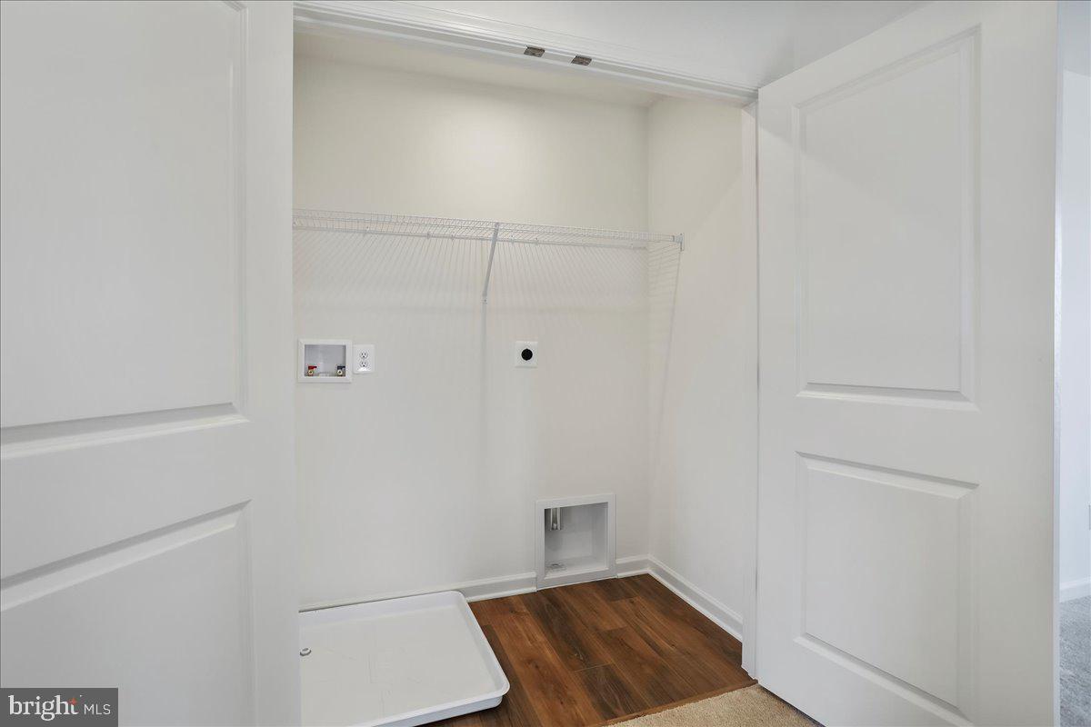 OVERLOOK AT RIVERSIDE TOWNHOMES - Residential Lease