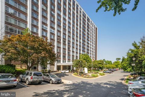 Photo of 11801 Rockville Pike #212, ROCKVILLE, MD 20852 (MLS # MDMC2184832)