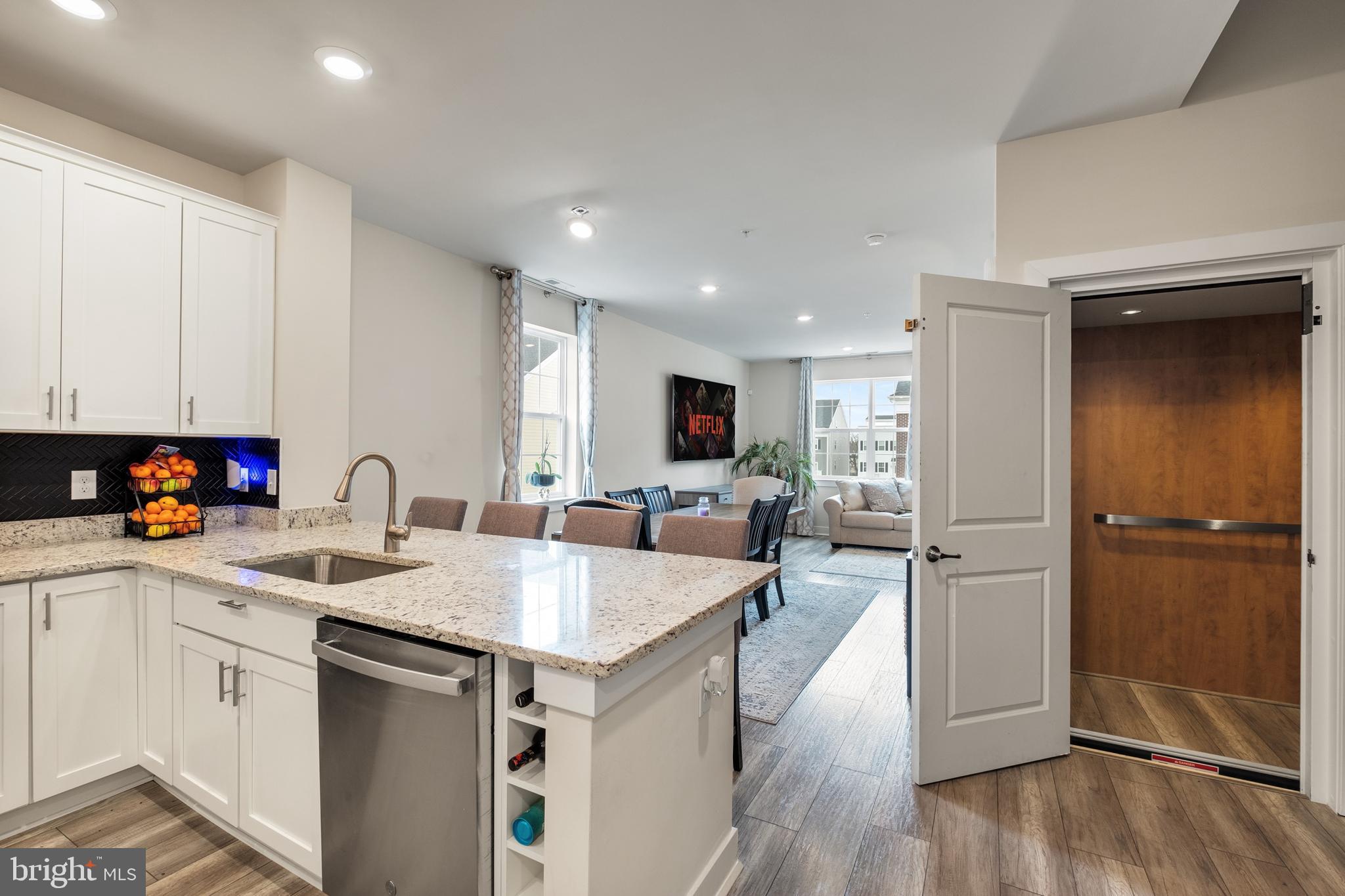 WATERSIDE - Residential