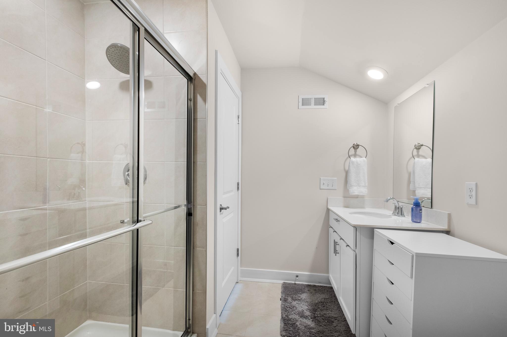 WATERSIDE - Residential