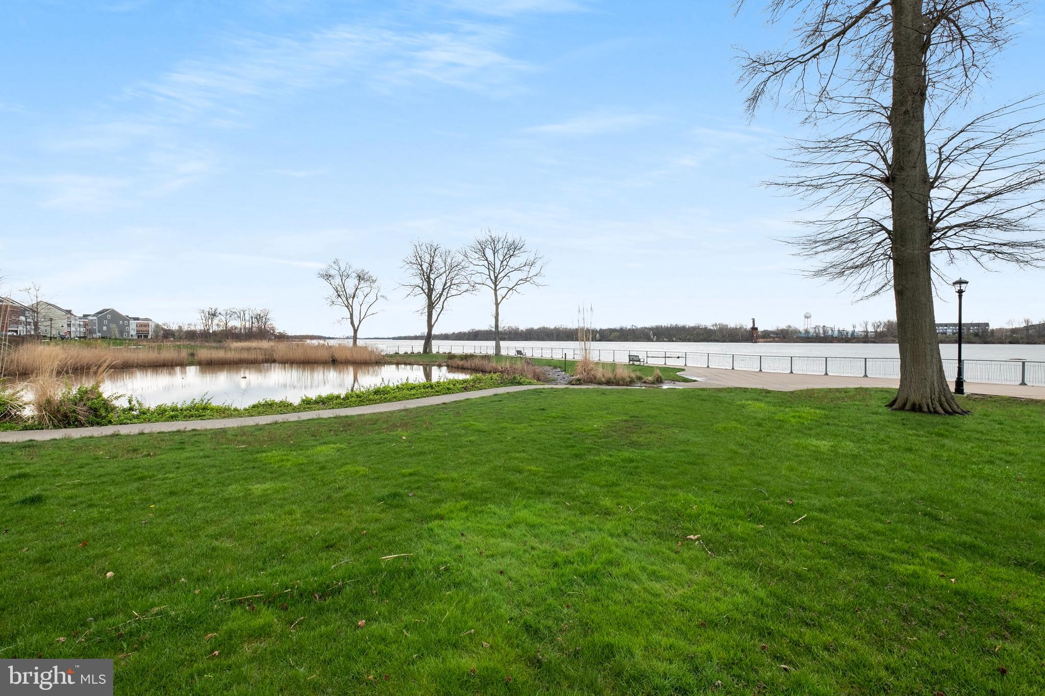 WATERSIDE - Residential