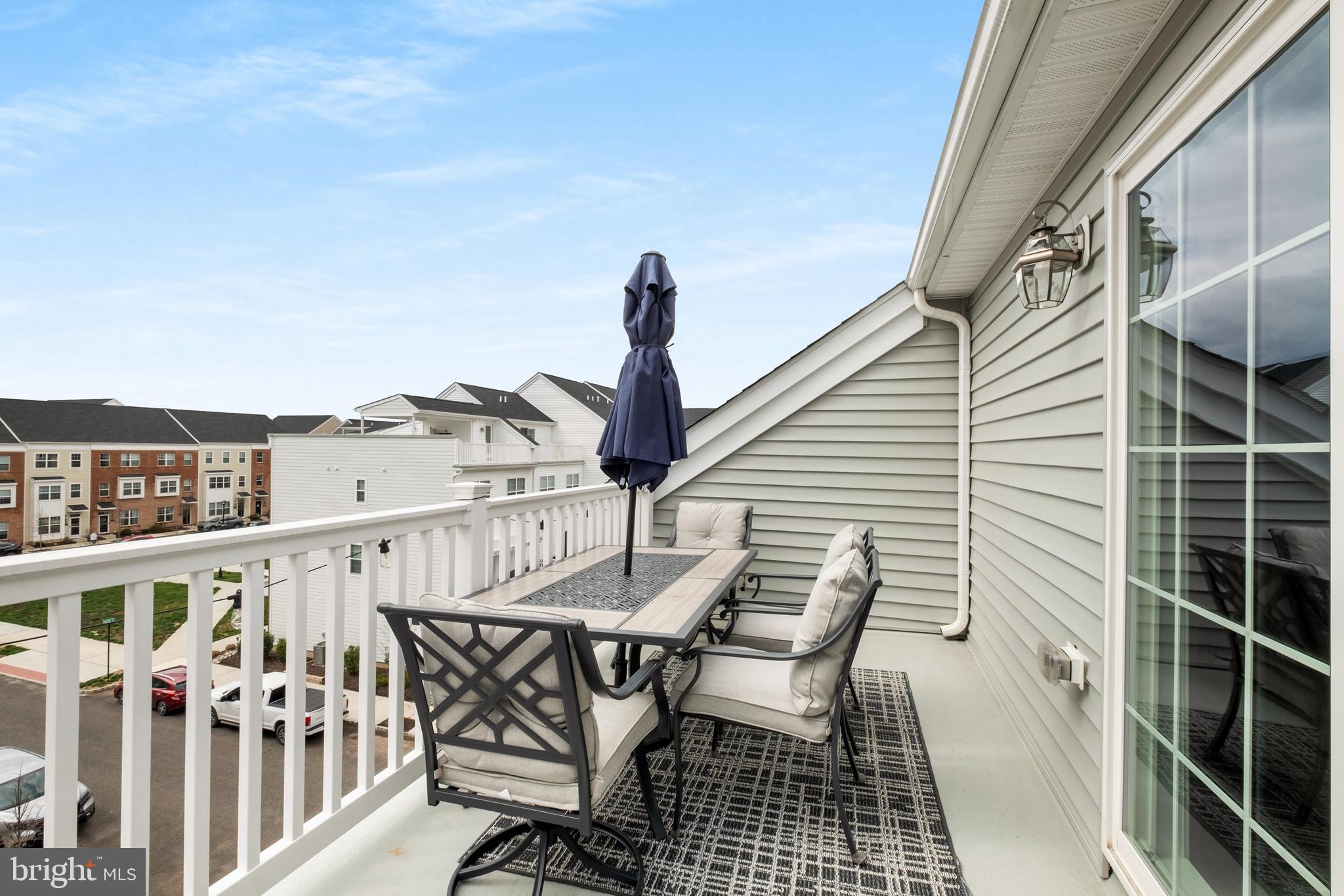 WATERSIDE - Residential