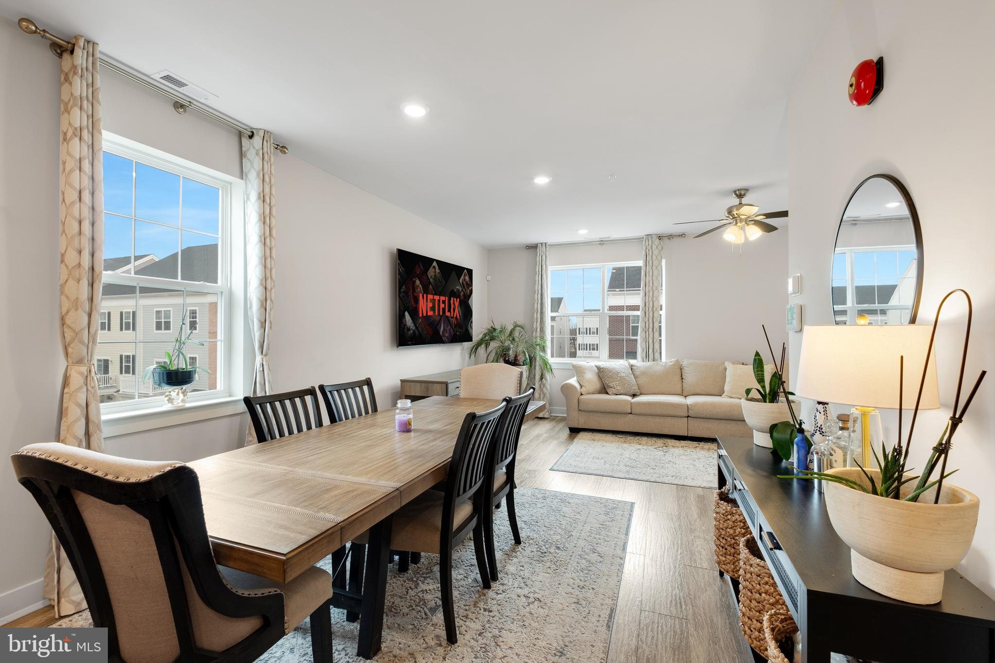 WATERSIDE - Residential