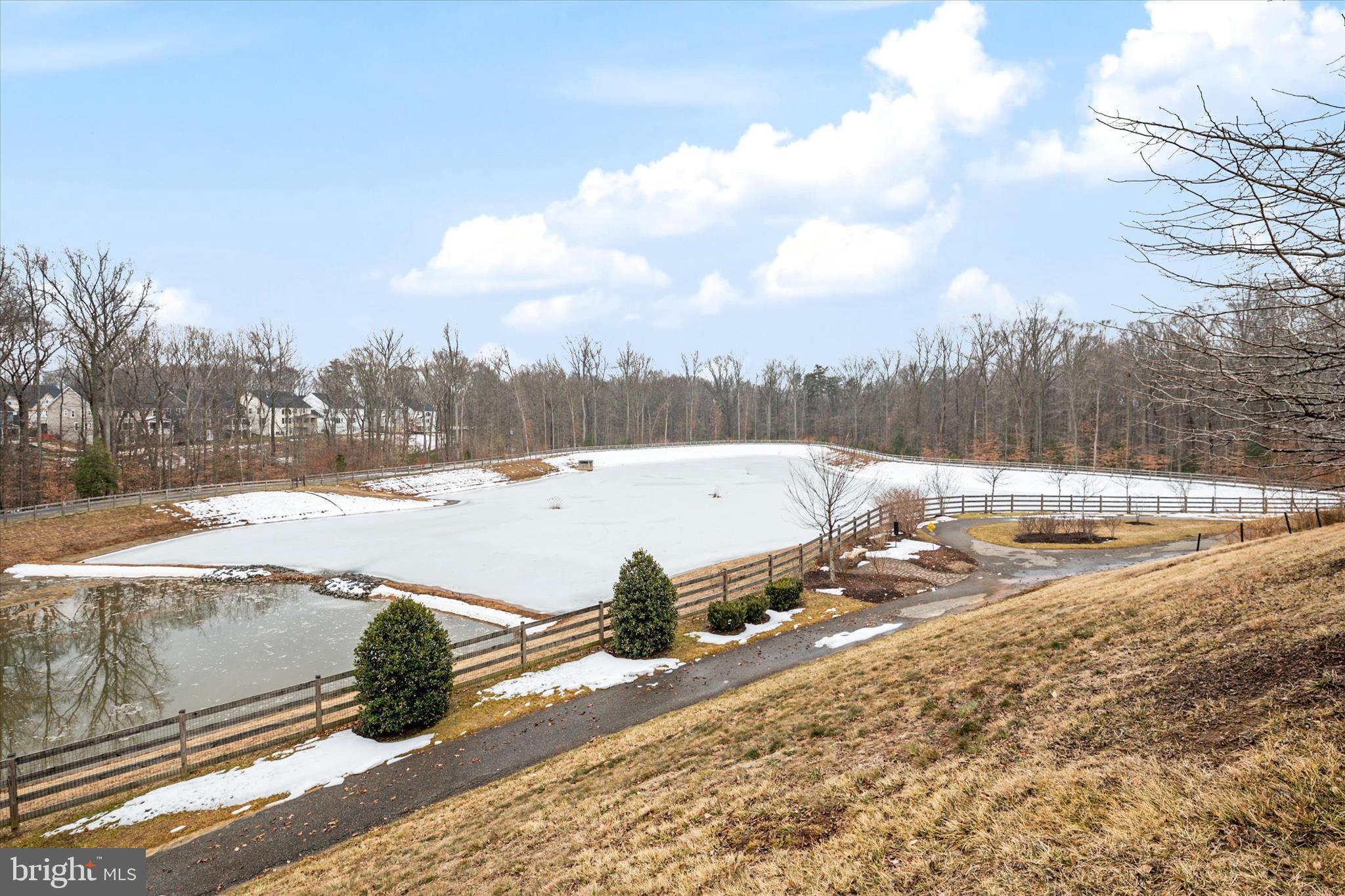 TWO RIVERS - Residential