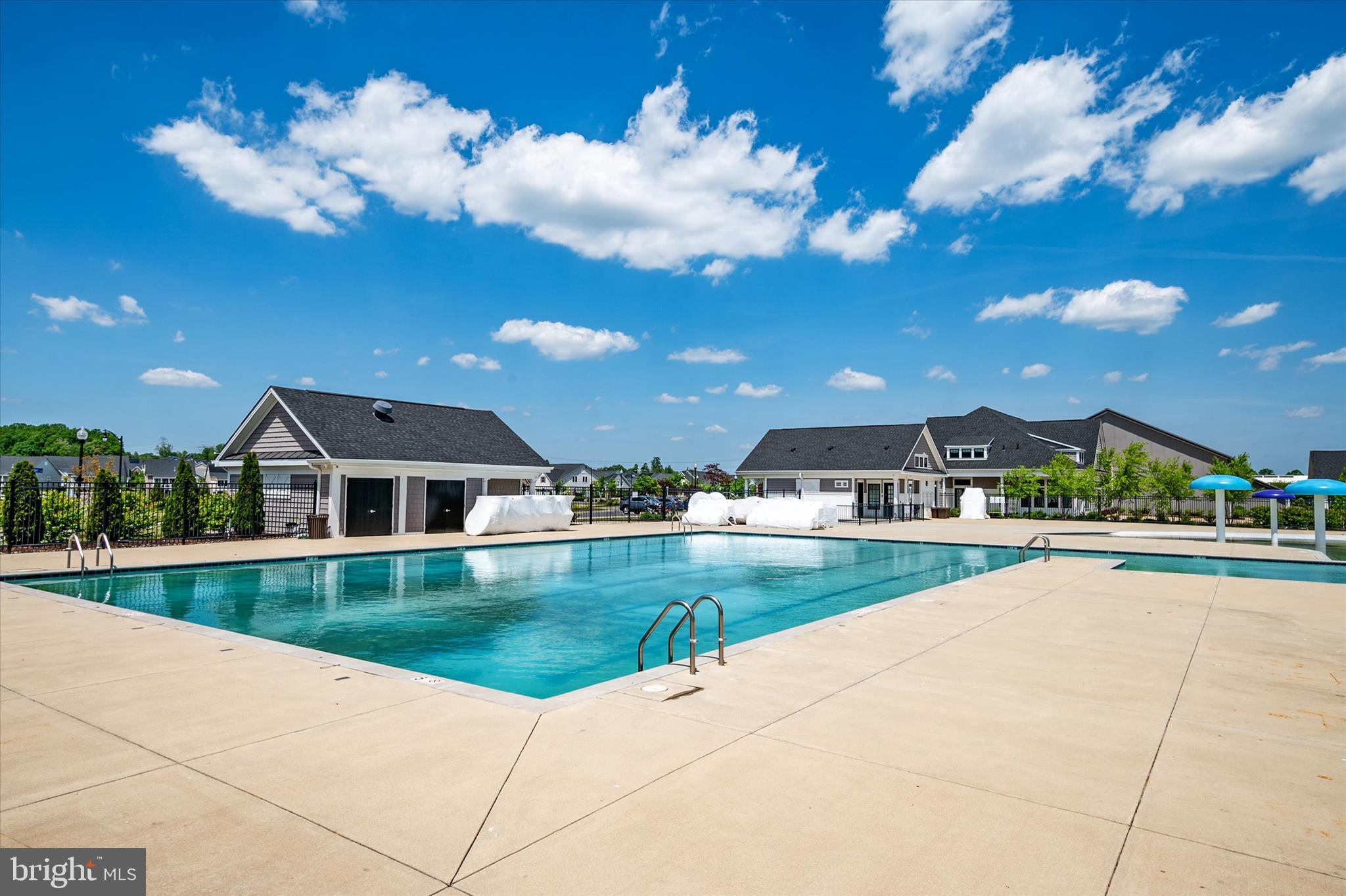 TWO RIVERS - Residential