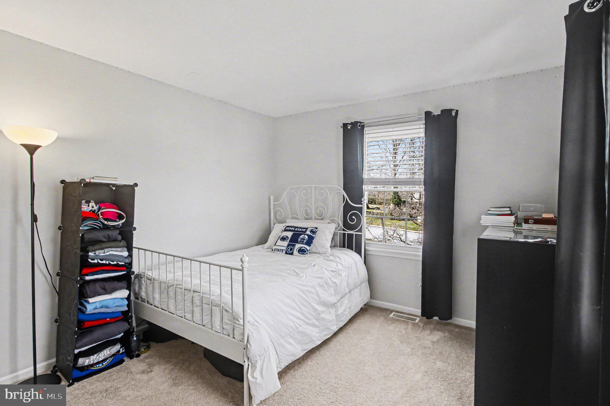 WOODS OF ASHBRIDGE - Residential