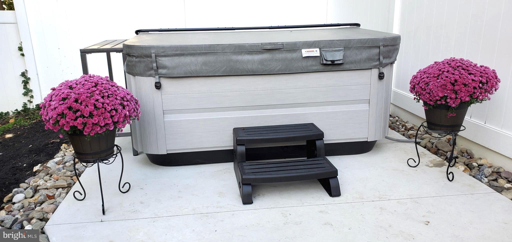 WOODS OF ASHBRIDGE - Residential