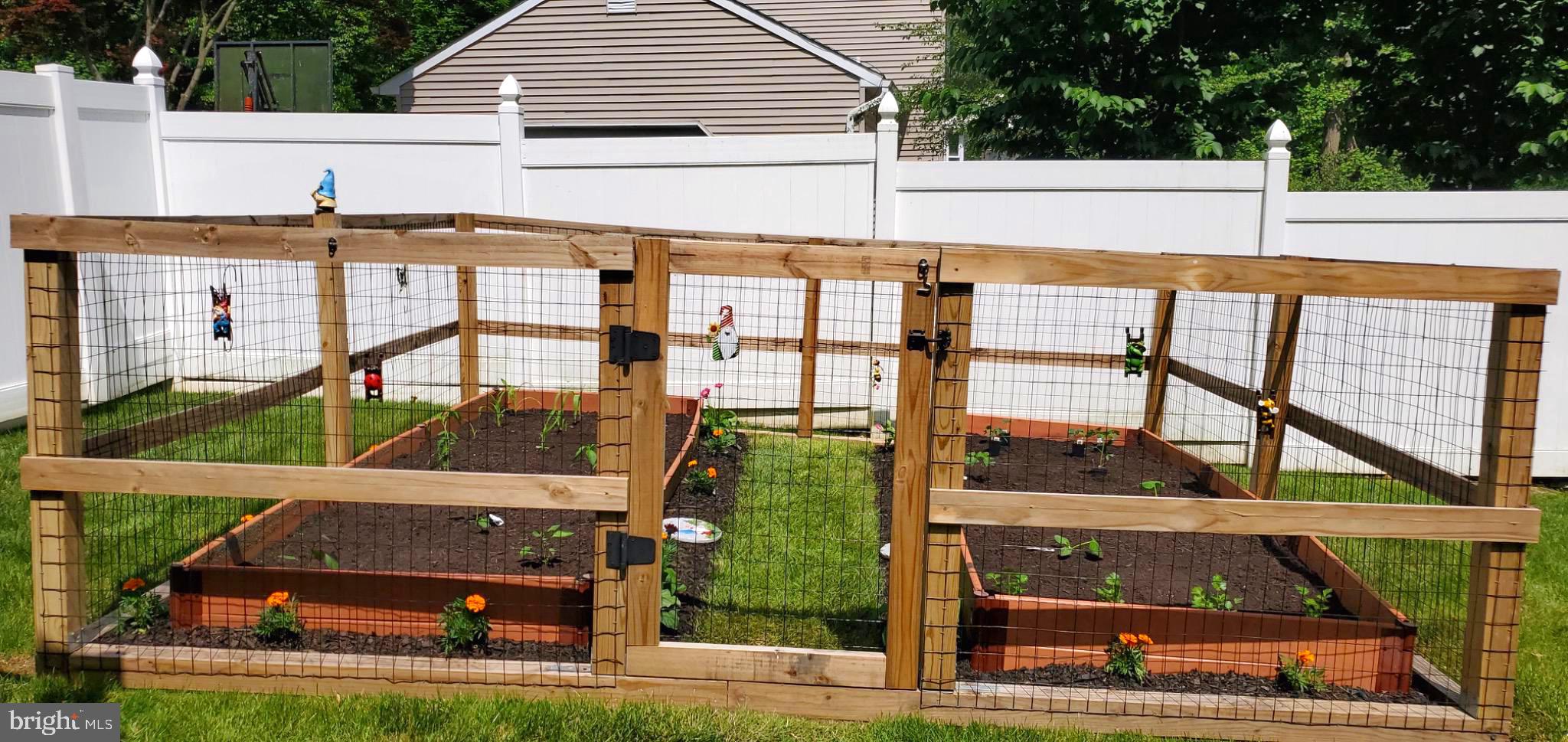 WOODS OF ASHBRIDGE - Residential