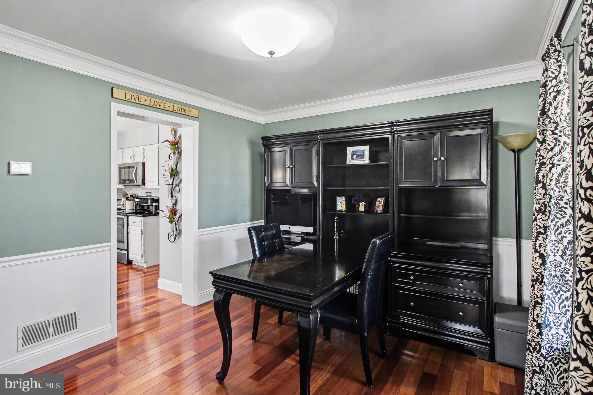 WOODS OF ASHBRIDGE - Residential