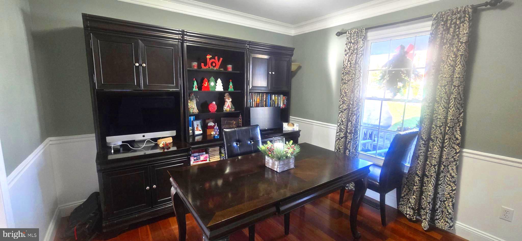 WOODS OF ASHBRIDGE - Residential