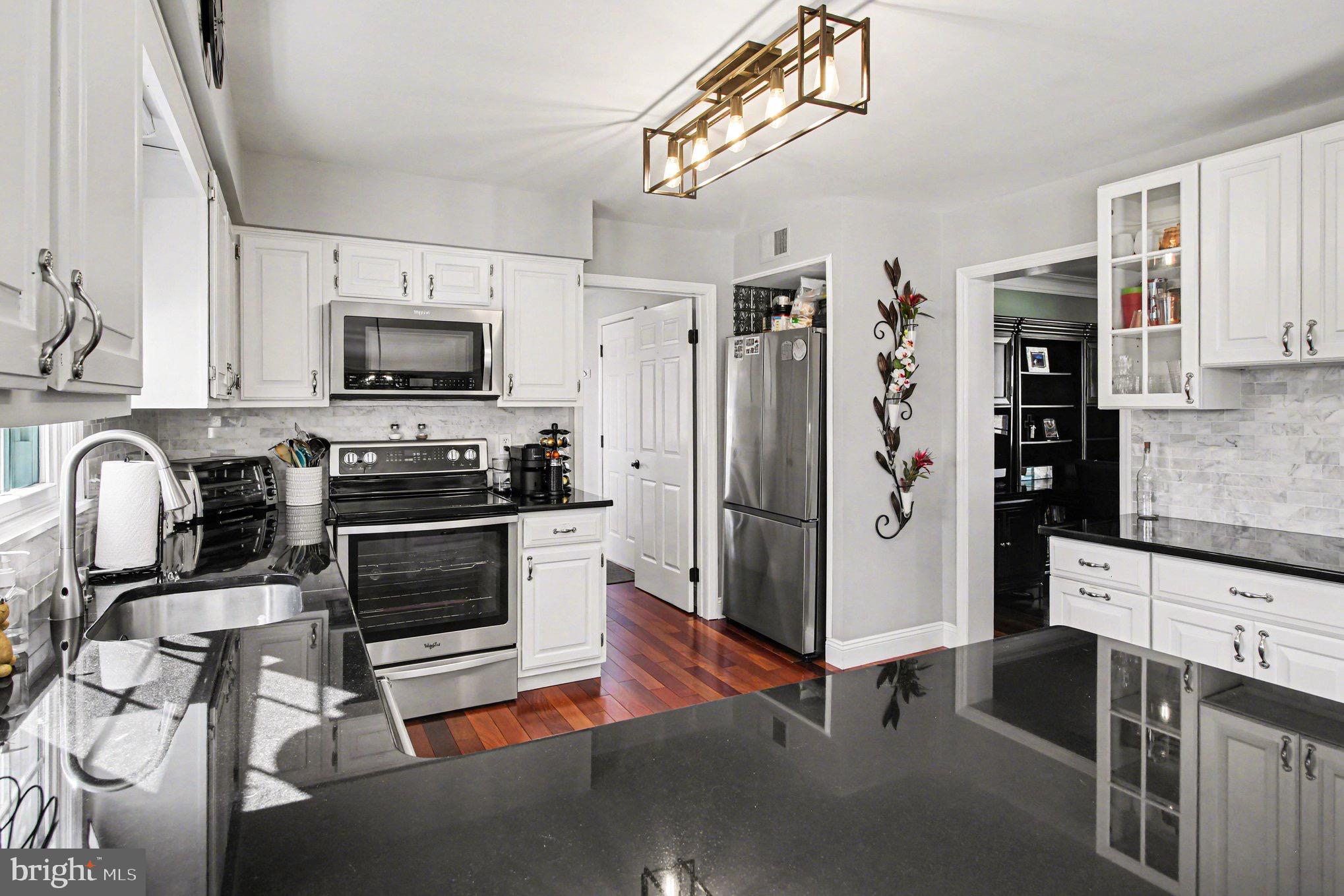 WOODS OF ASHBRIDGE - Residential