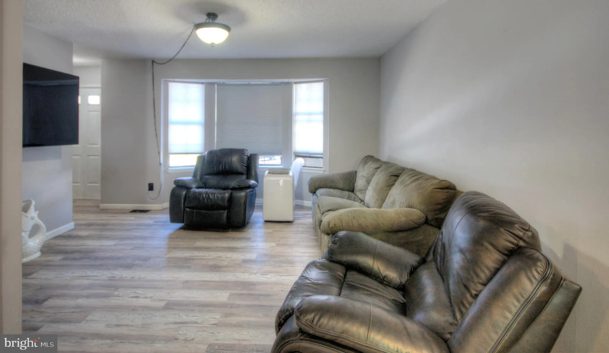 Clementon, New Jersey 08021, United States, 3 Bedrooms Bedrooms, ,2 BathroomsBathrooms,Residential,Contingent,135334