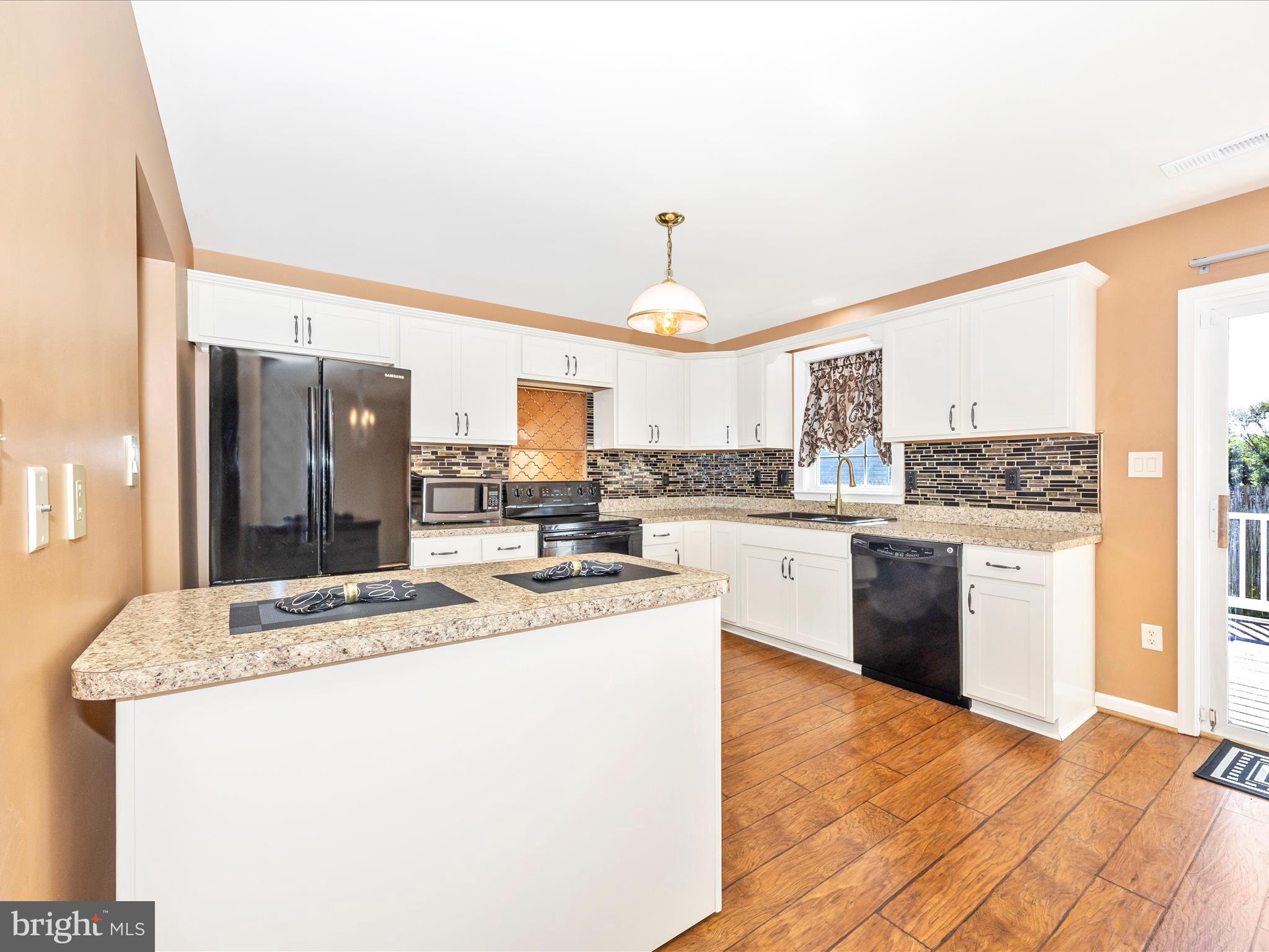 CROSS CREEK - Residential