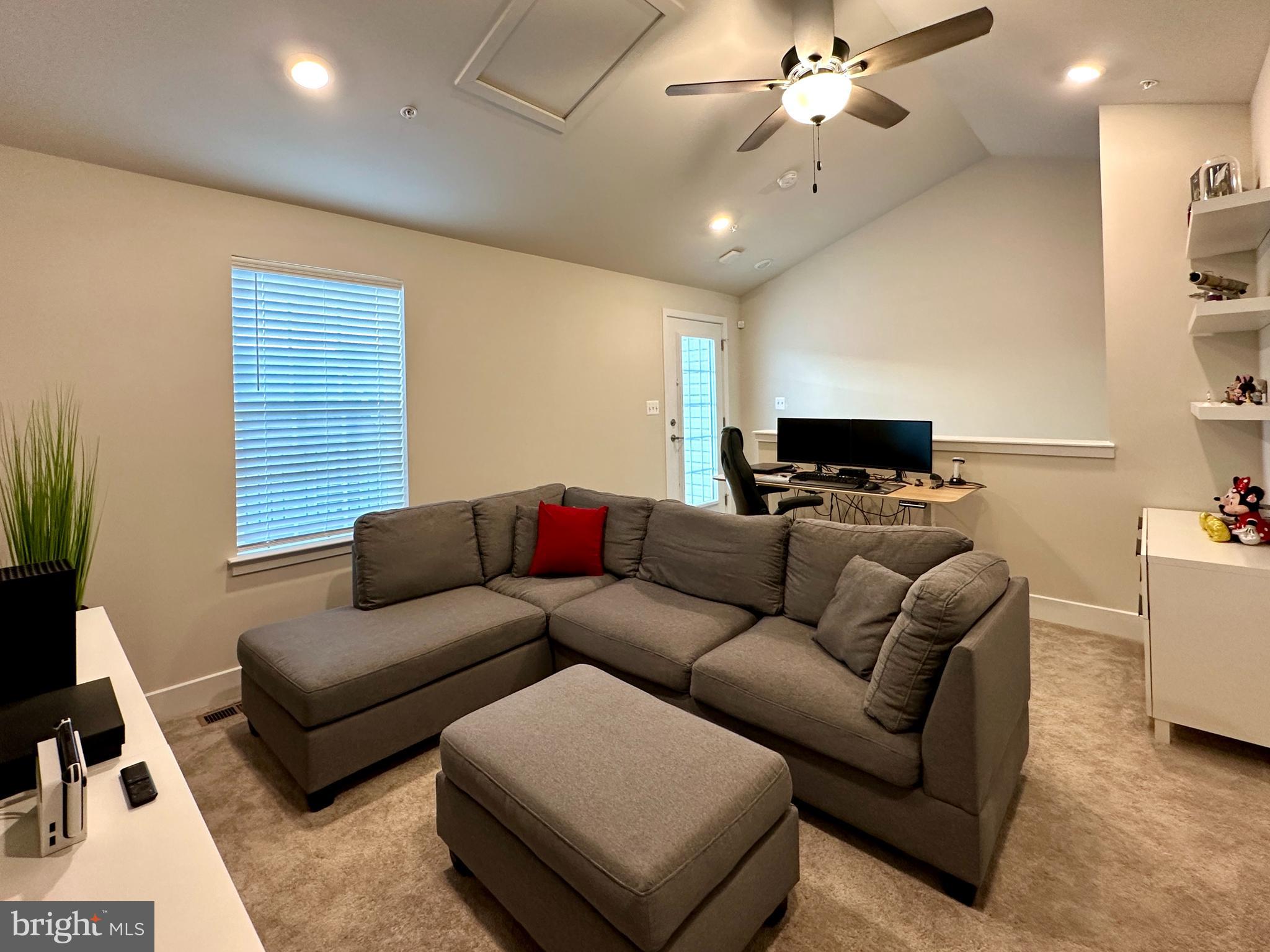 BLUE STREAM - Residential