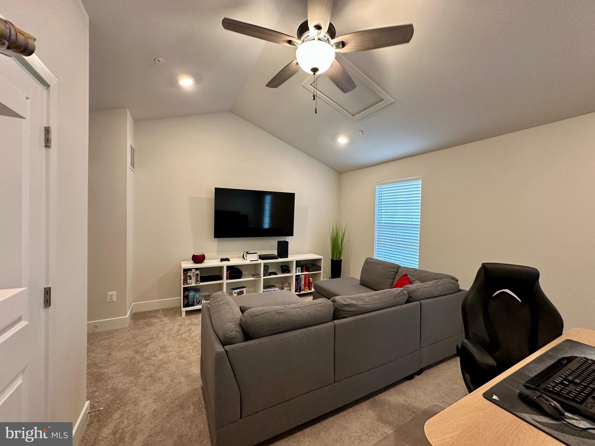 BLUE STREAM - Residential