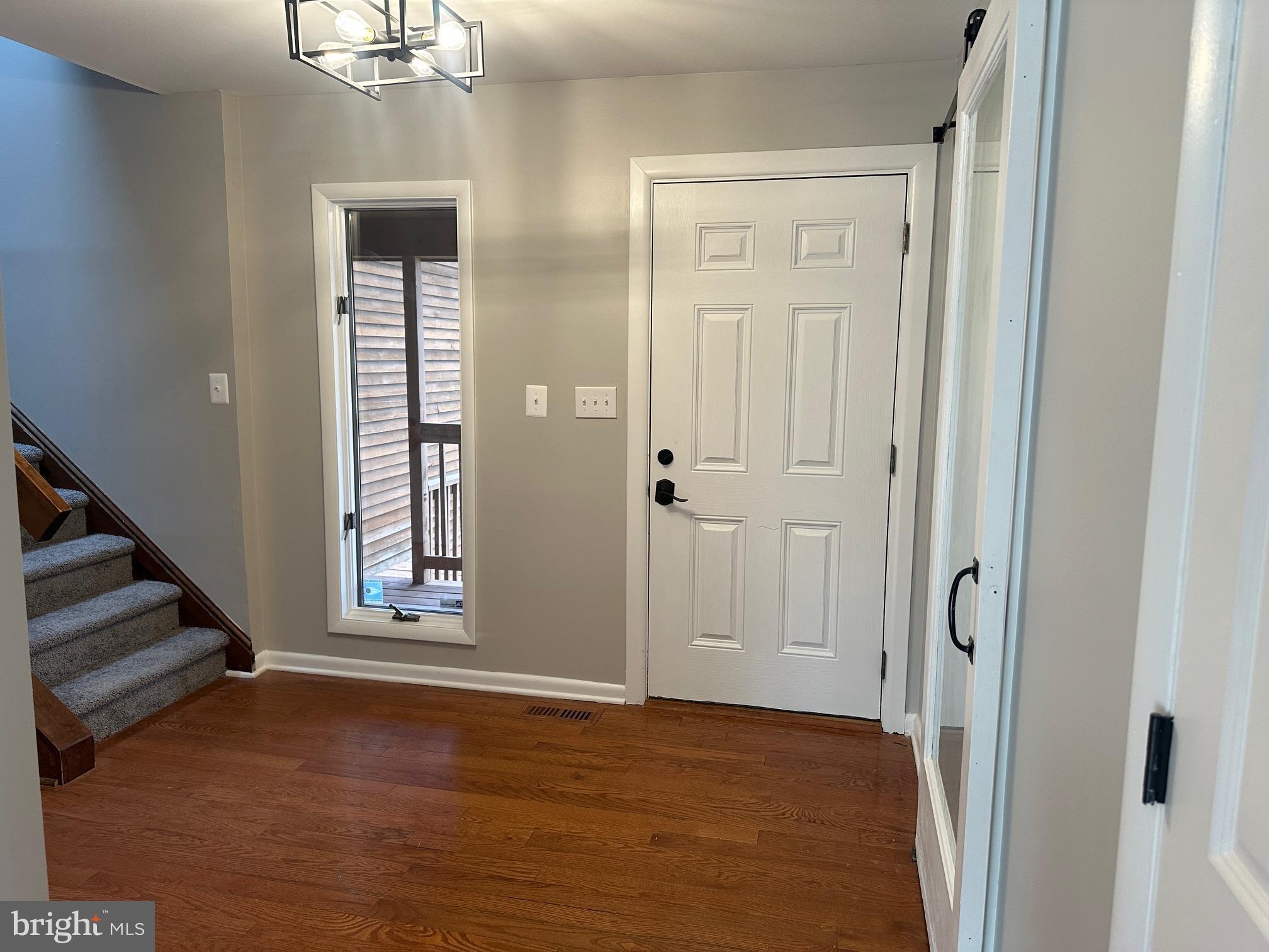 206 MUSTANG COURT