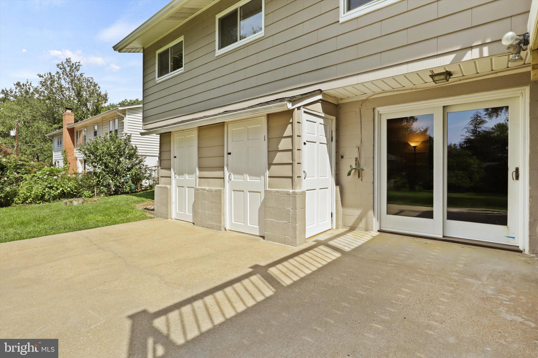 DUNN LORING WOODS - Residential