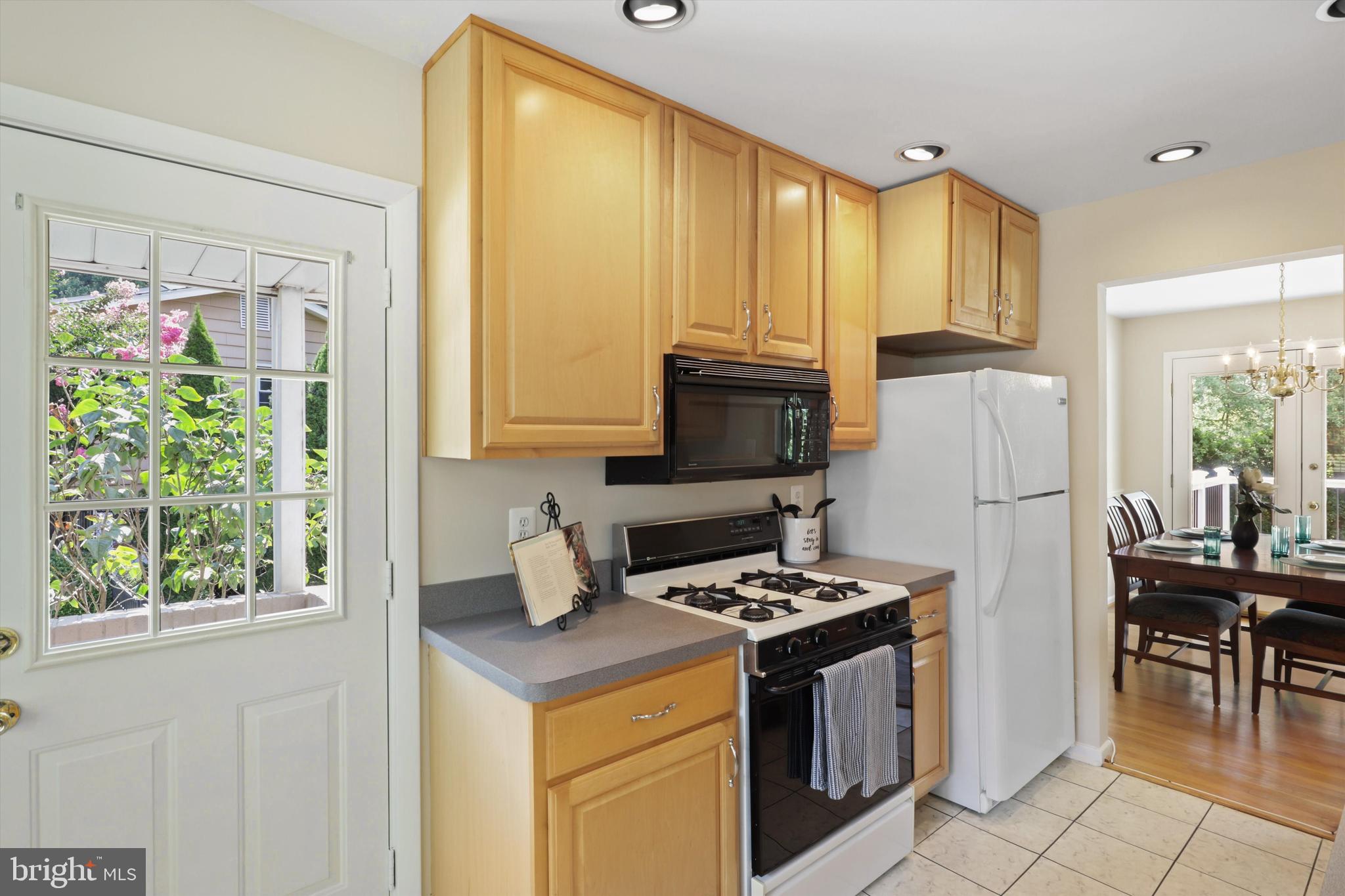 DUNN LORING WOODS - Residential