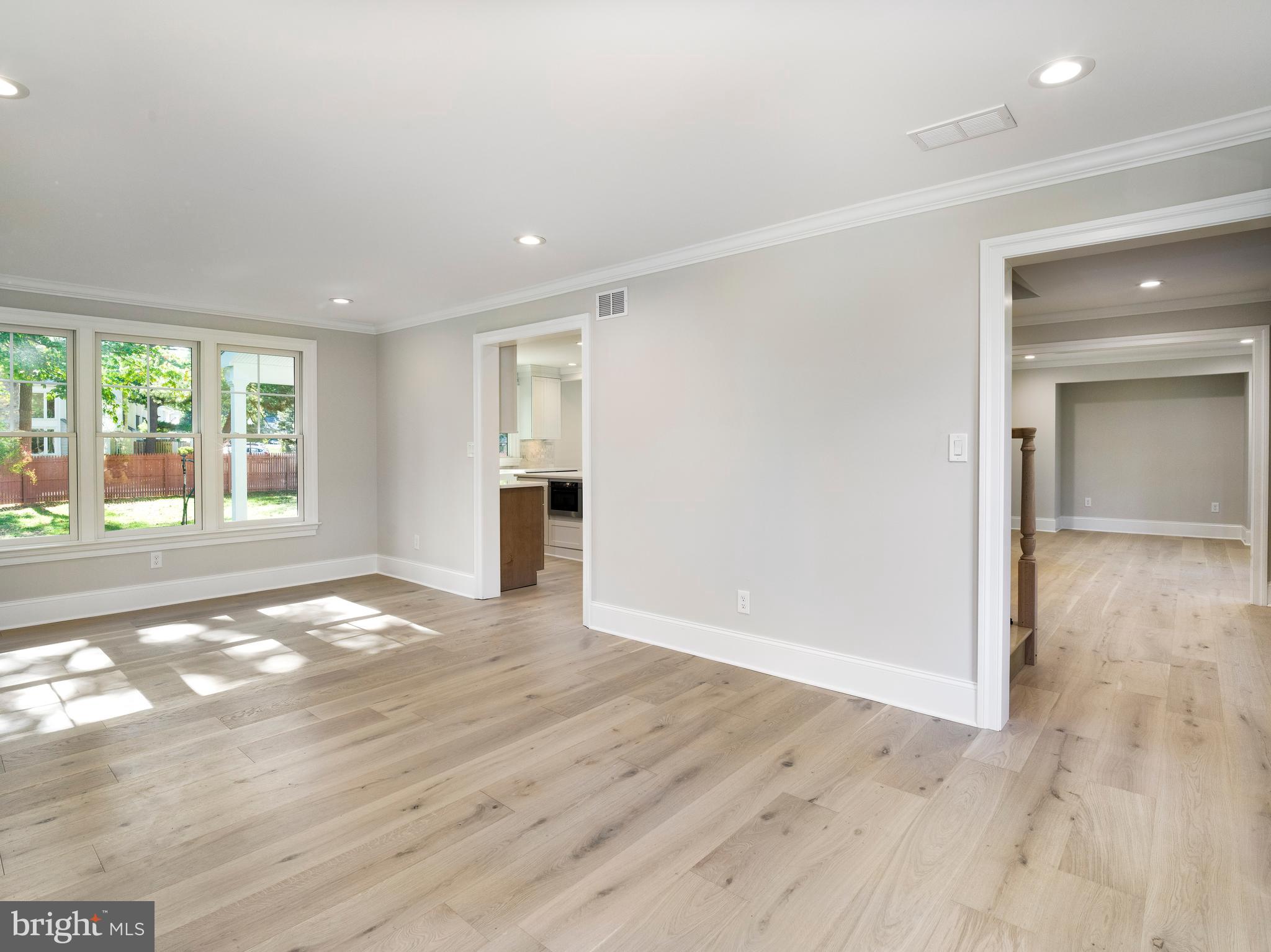 EARLES LAKE - Residential