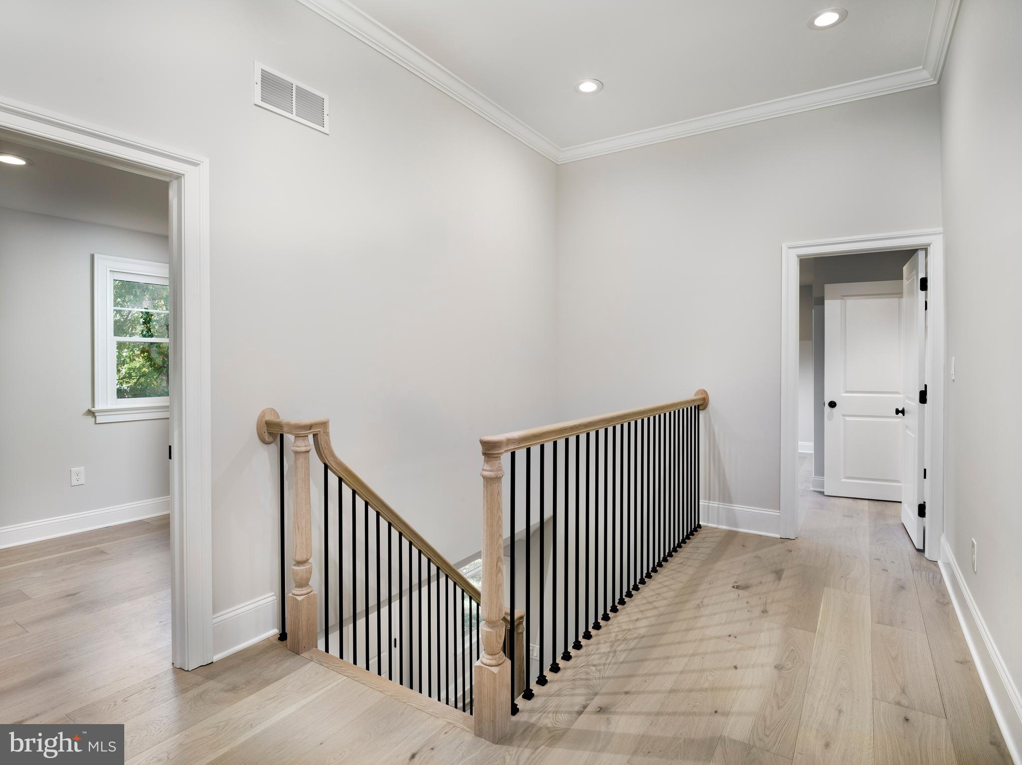 EARLES LAKE - Residential