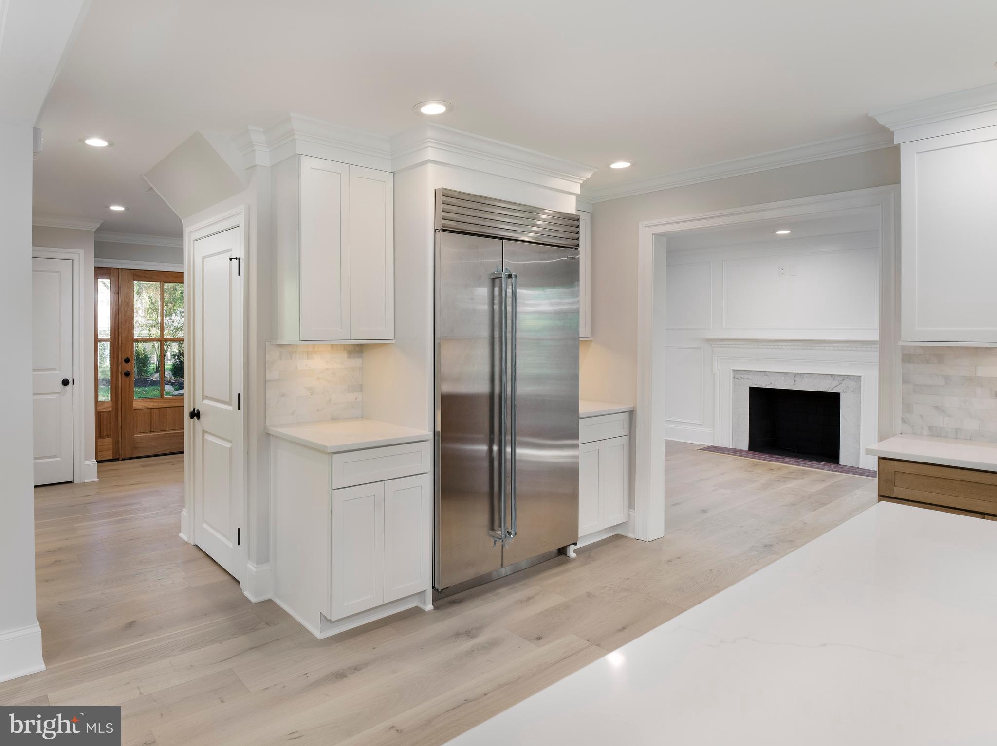 EARLES LAKE - Residential