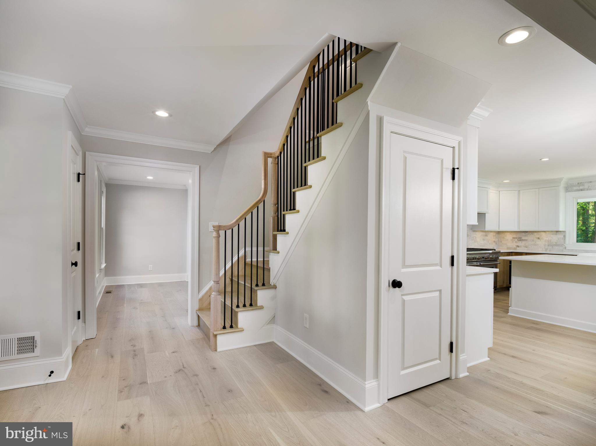 EARLES LAKE - Residential