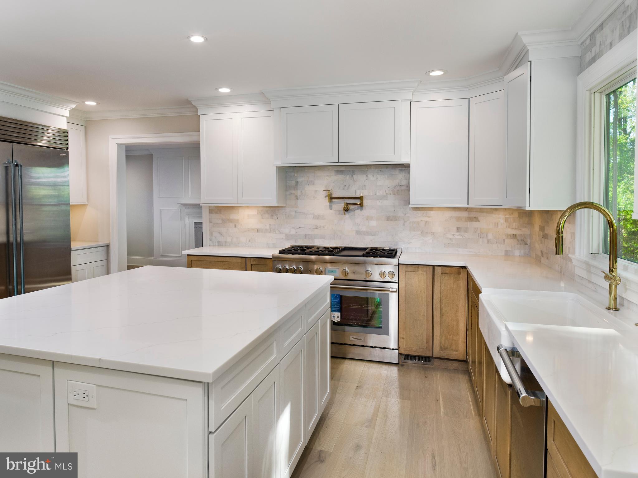 EARLES LAKE - Residential