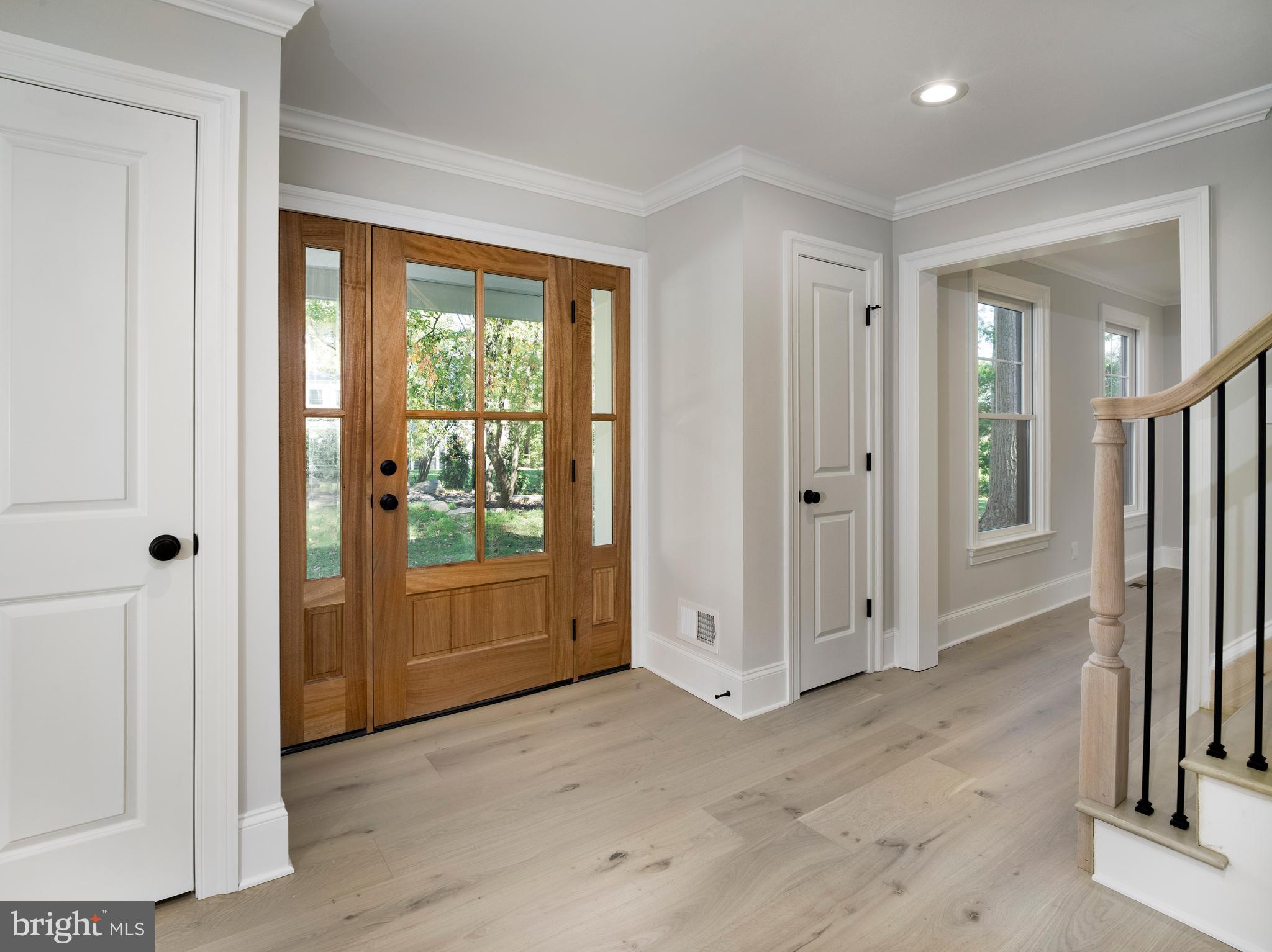 EARLES LAKE - Residential