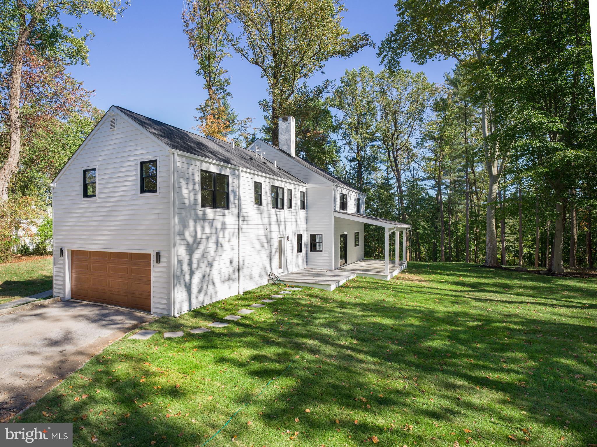 EARLES LAKE - Residential