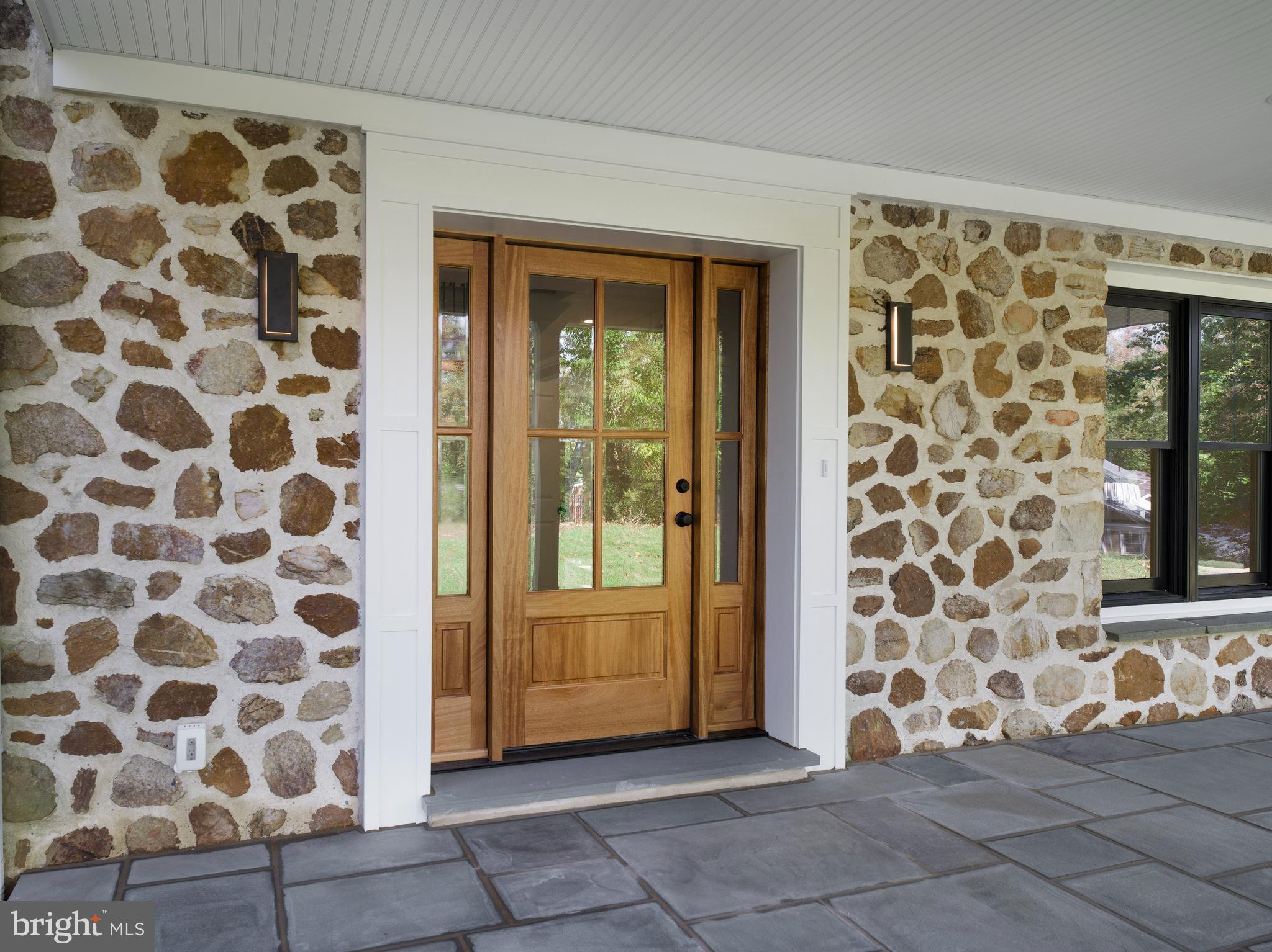 EARLES LAKE - Residential