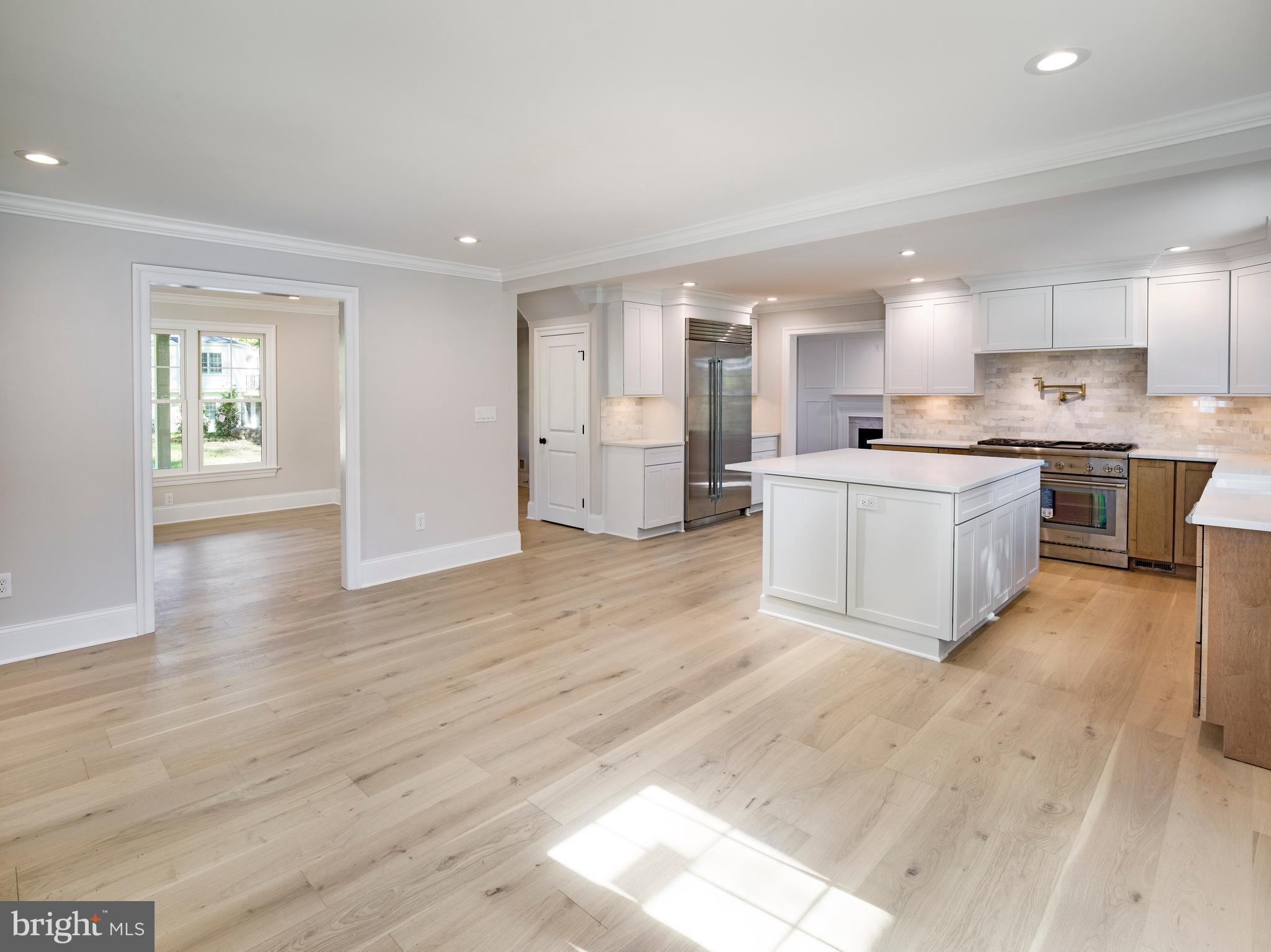 EARLES LAKE - Residential