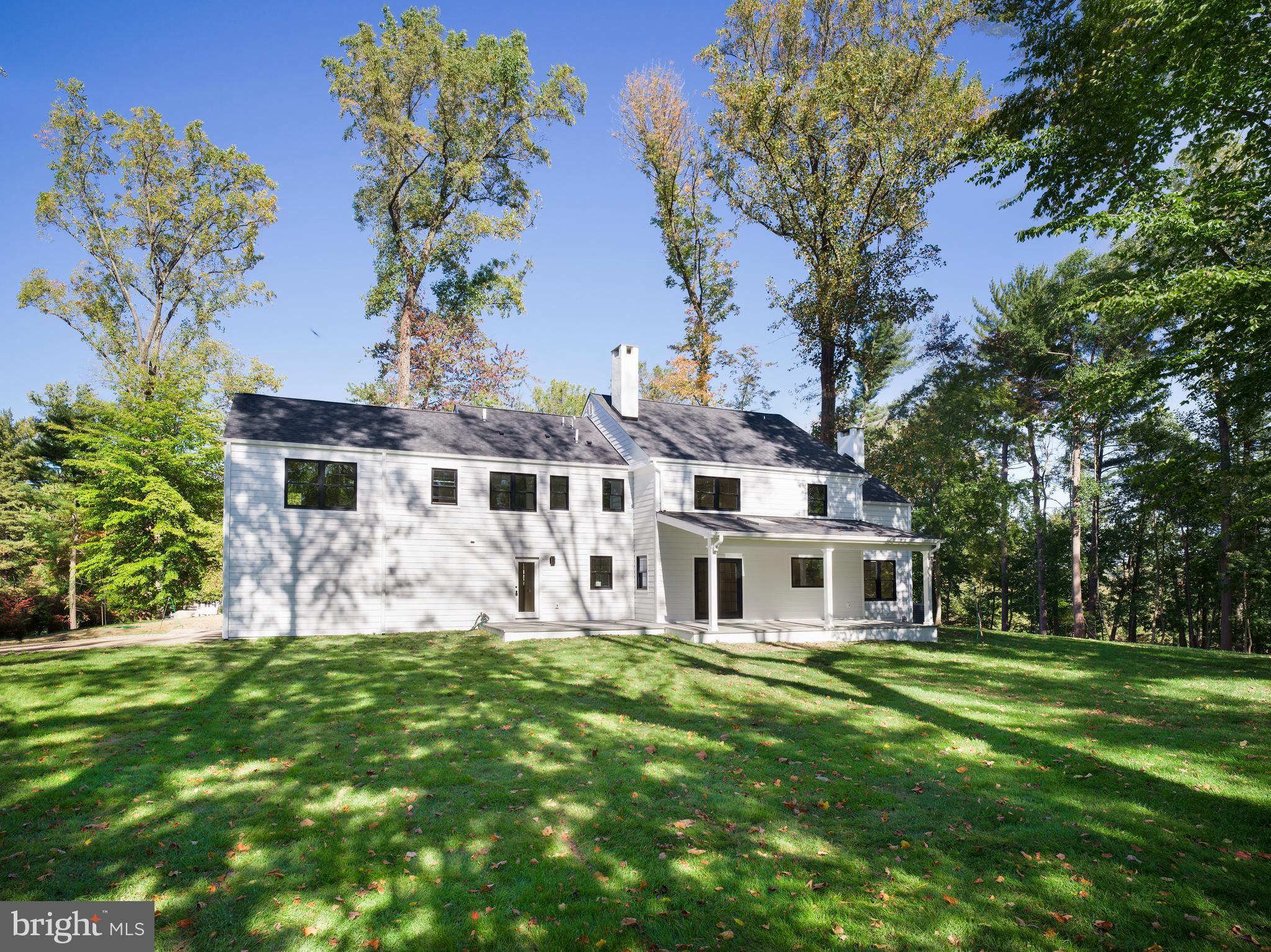 EARLES LAKE - Residential