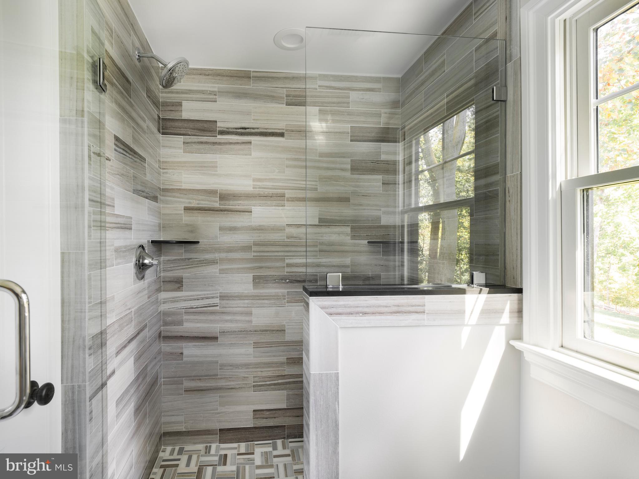 EARLES LAKE - Residential