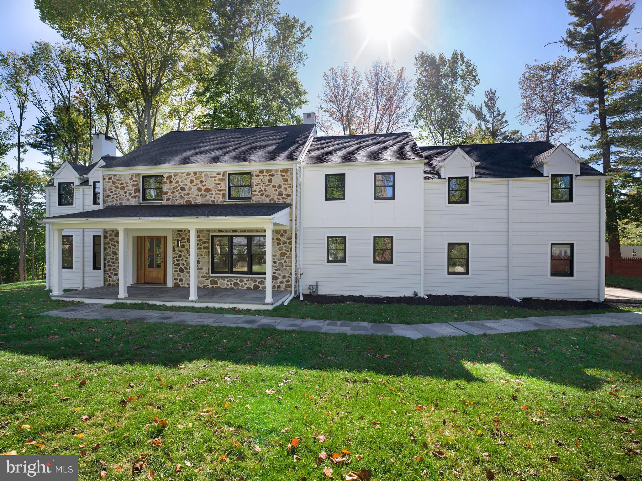 EARLES LAKE - Residential