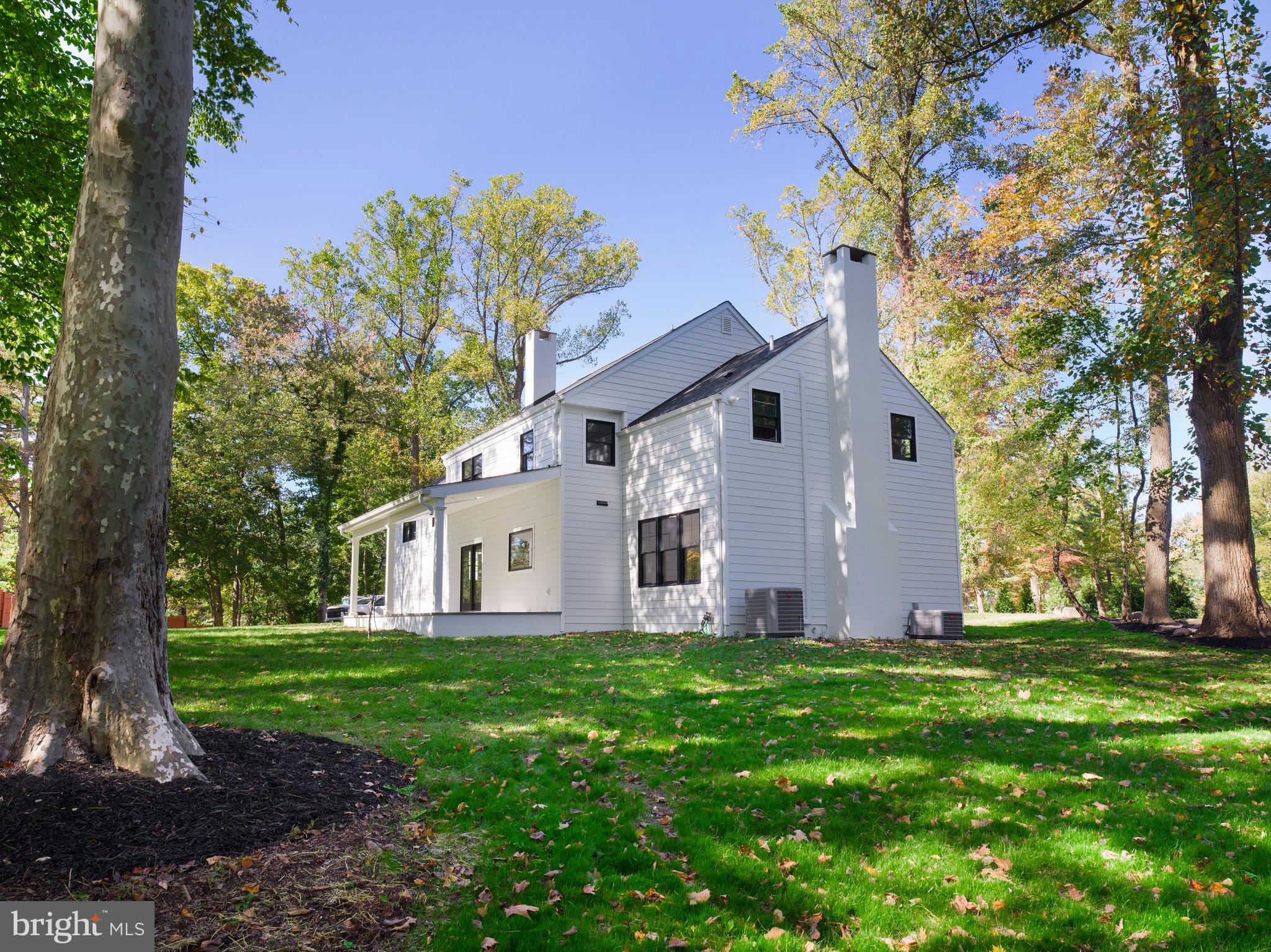 EARLES LAKE - Residential