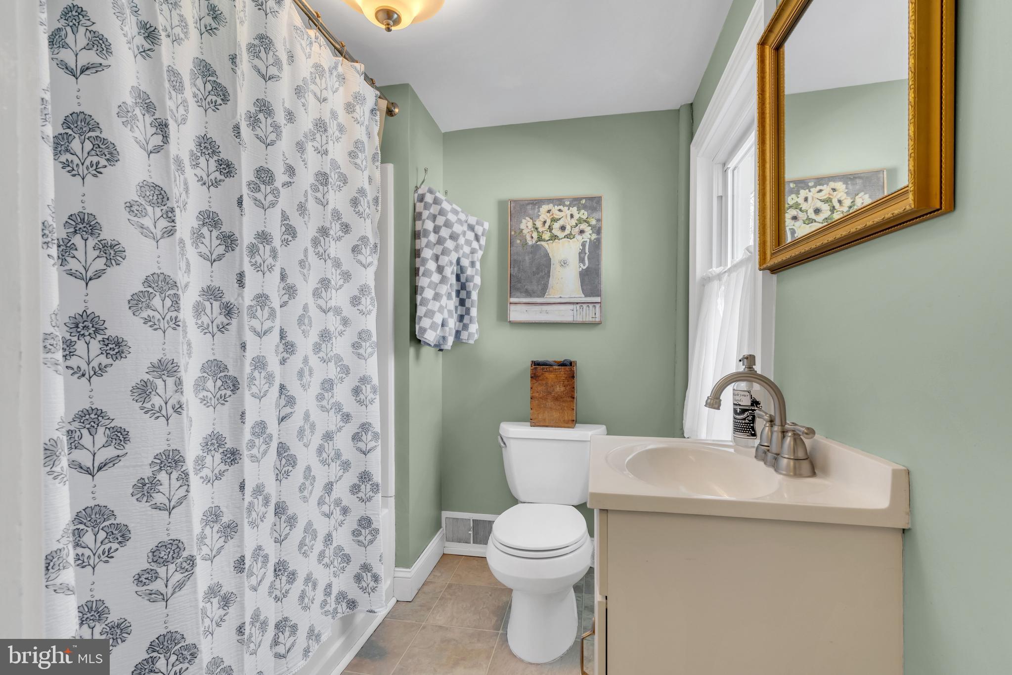 YARDLEY CREST - Residential