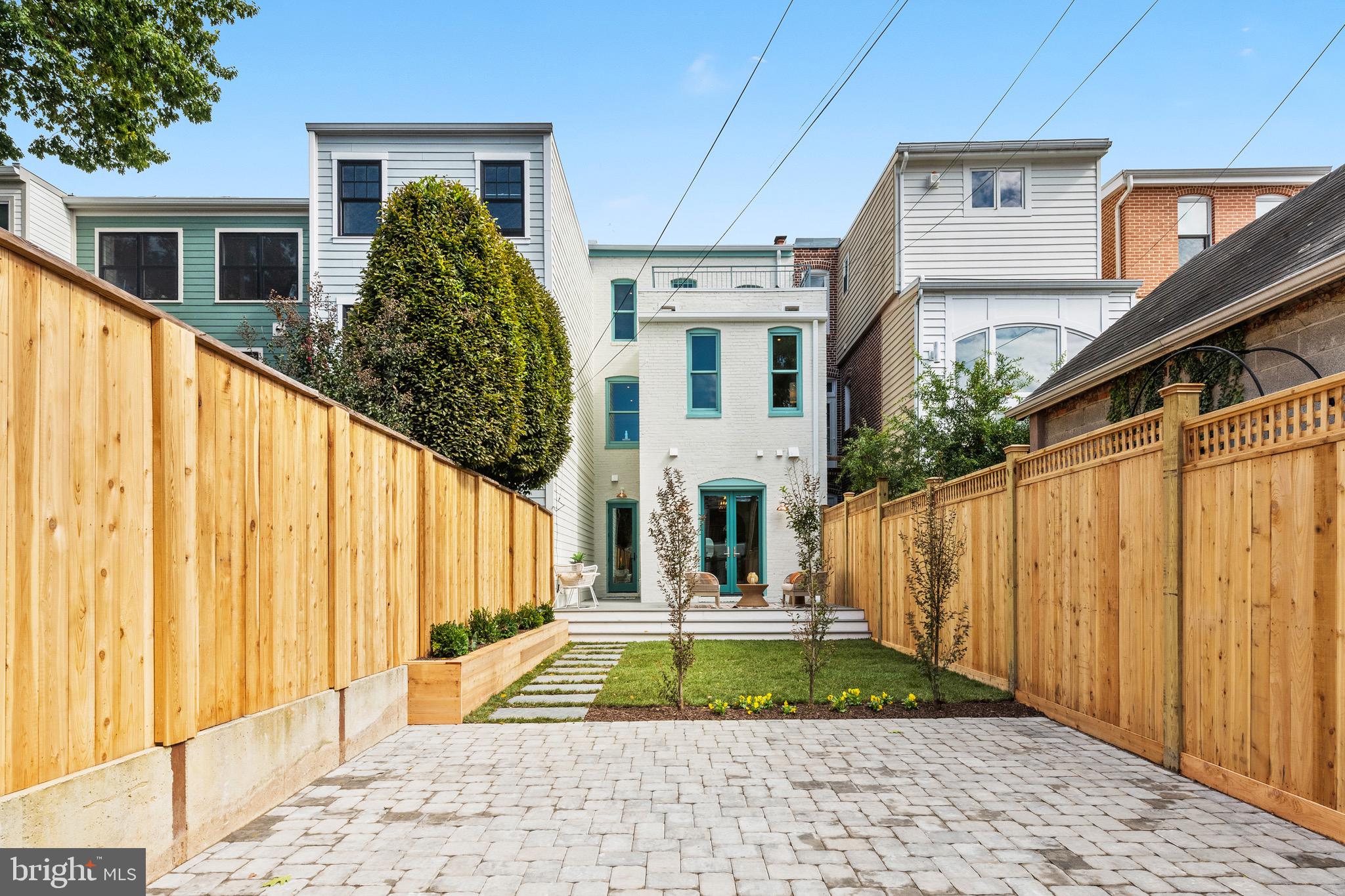 CAPITOL HILL - Residential